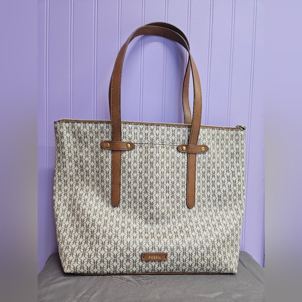 Fossil Felicity Signature Tote Handbag Taupe Tan - image 1